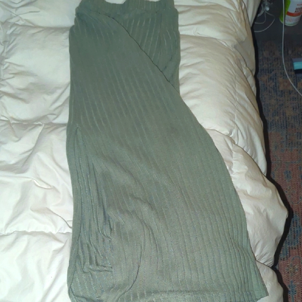 Elegant Olive Green Ribbed Skirt
